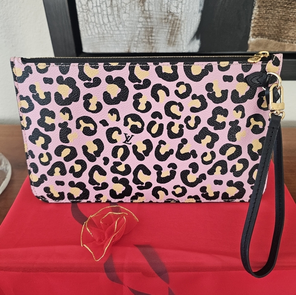 Louis Vuitton Handbags - 💯AUTHENTIC LOUIS VUITTON WILD AT HEARTS POUCH/CLUTCH/WRISTLET